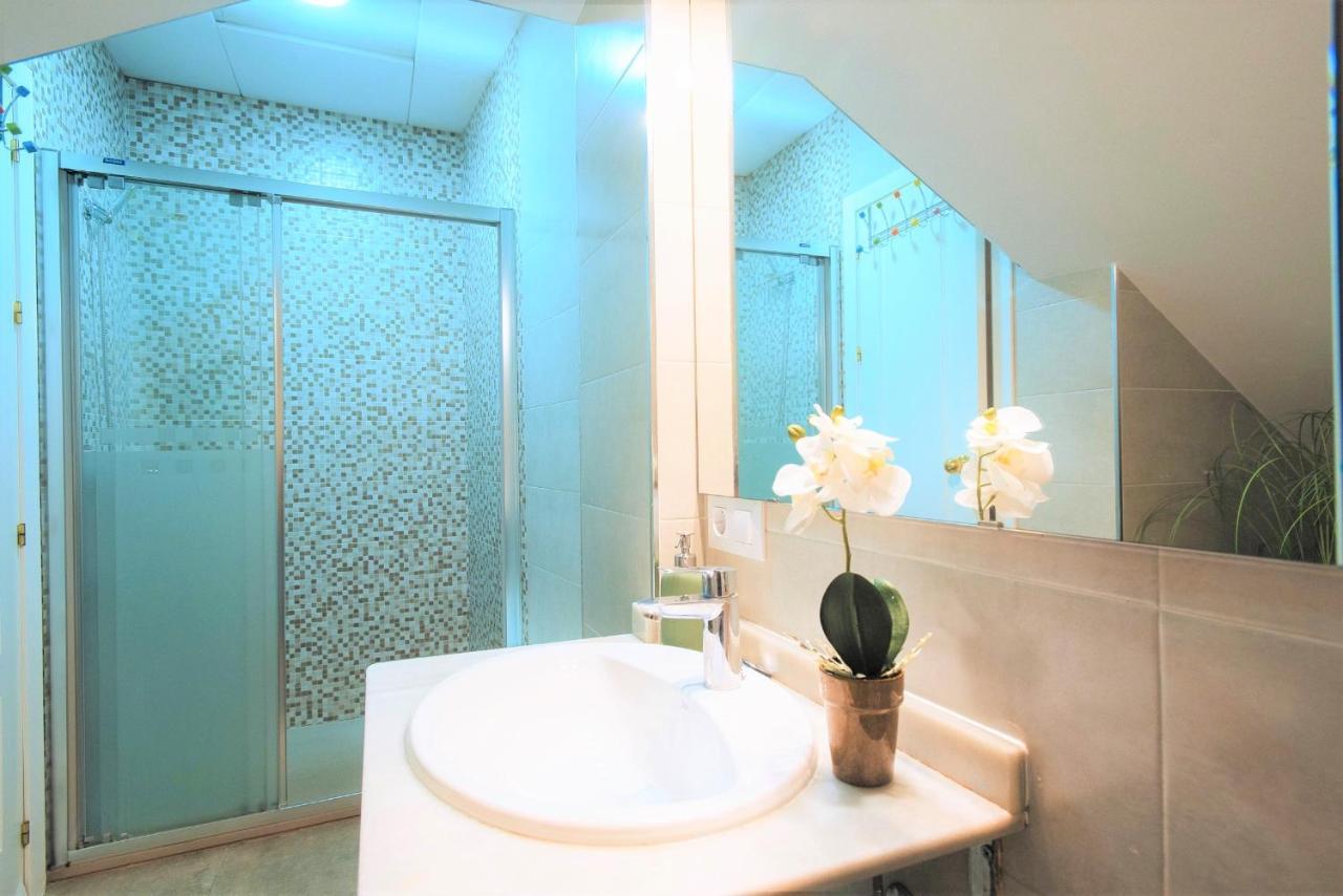 Hostly Rbh0 Modern Apartment إشبيلية المظهر الخارجي الصورة