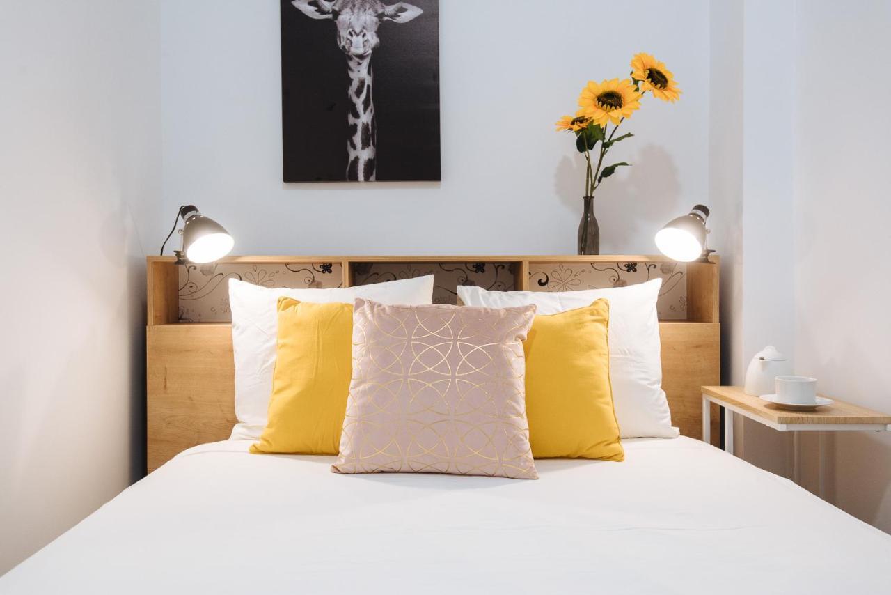 Hostly Rbh0 Modern Apartment إشبيلية المظهر الخارجي الصورة