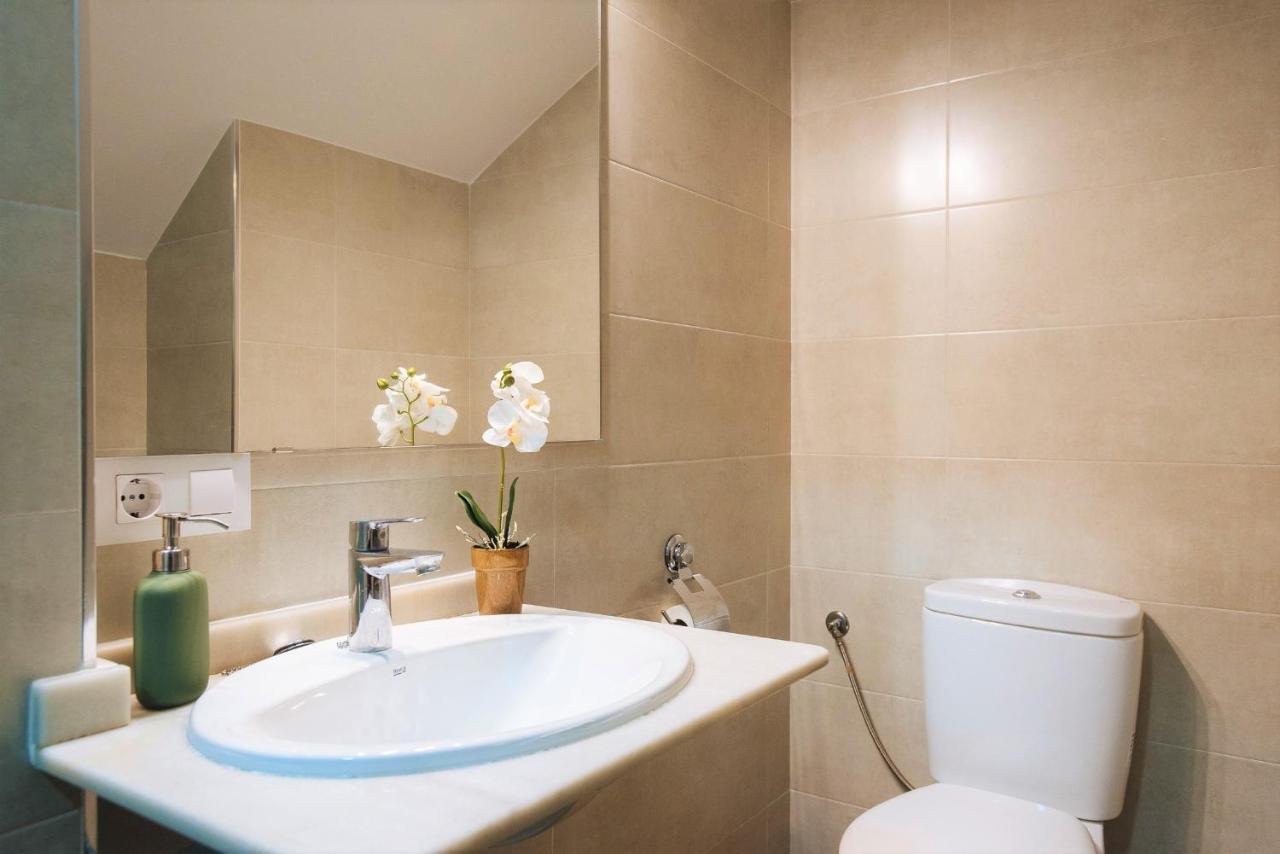 Hostly Rbh0 Modern Apartment إشبيلية المظهر الخارجي الصورة