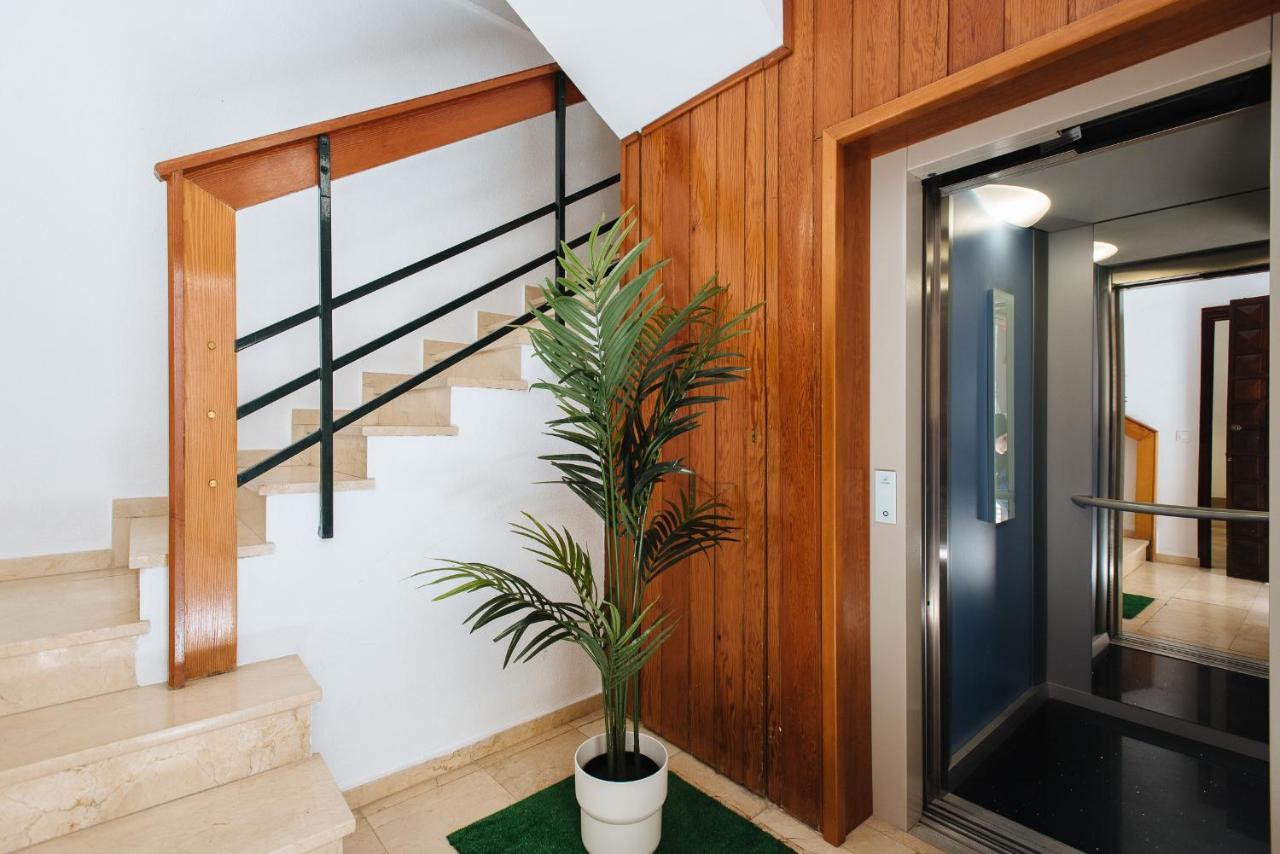 Hostly Rbh0 Modern Apartment إشبيلية المظهر الخارجي الصورة